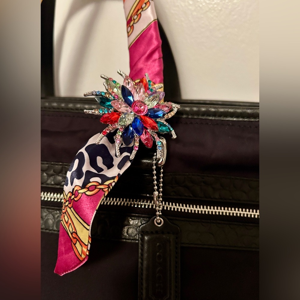 Coach “Glow Up” Julia Opt Art Vintage carry all. - Picture 2 of 14